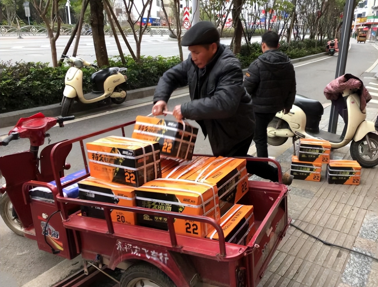 换电瓶可以用多久_电瓶电池换车能用吗_电瓶车换电池