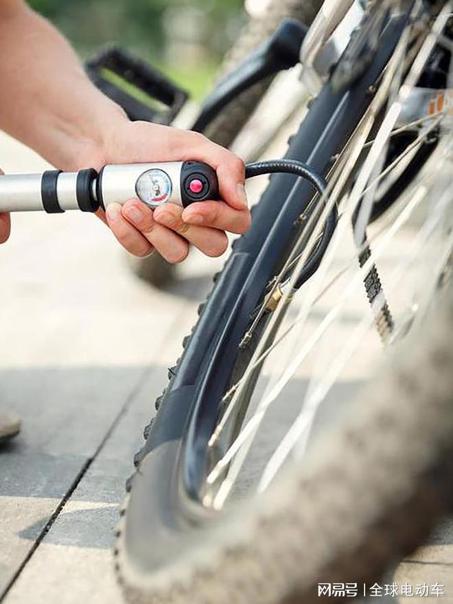 电瓶换车胎多少钱_电瓶换电车_换电瓶电瓶车