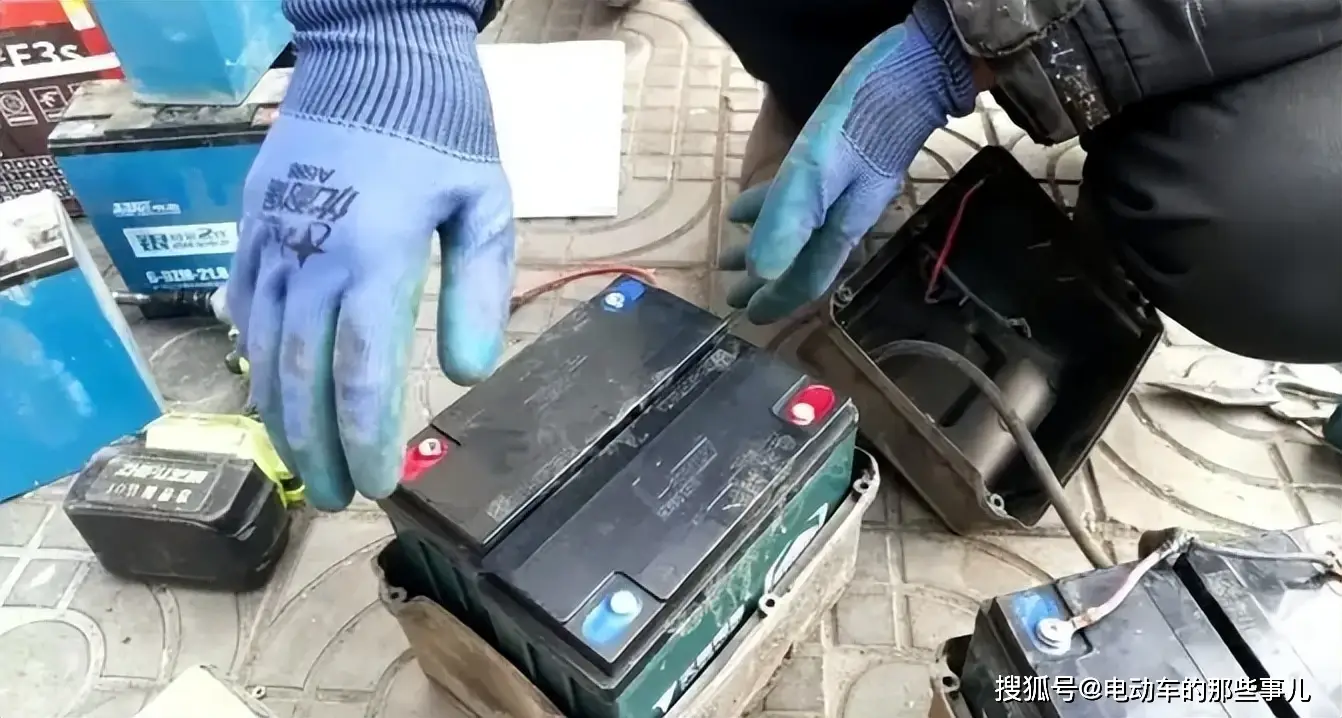 上门换电动车电池_上门电动电池换车多少钱_上门维修电动车换电池